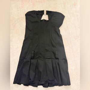 Elegant Black Dress with Cutout Detail